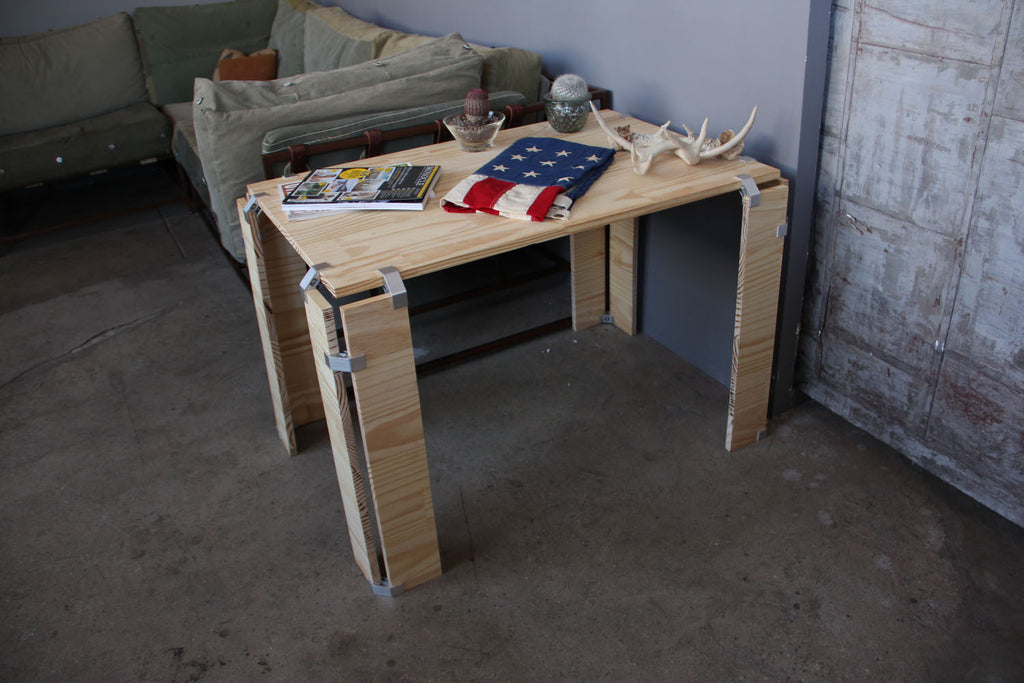 DIY plywood end table with PLY90 plywood clip bracket